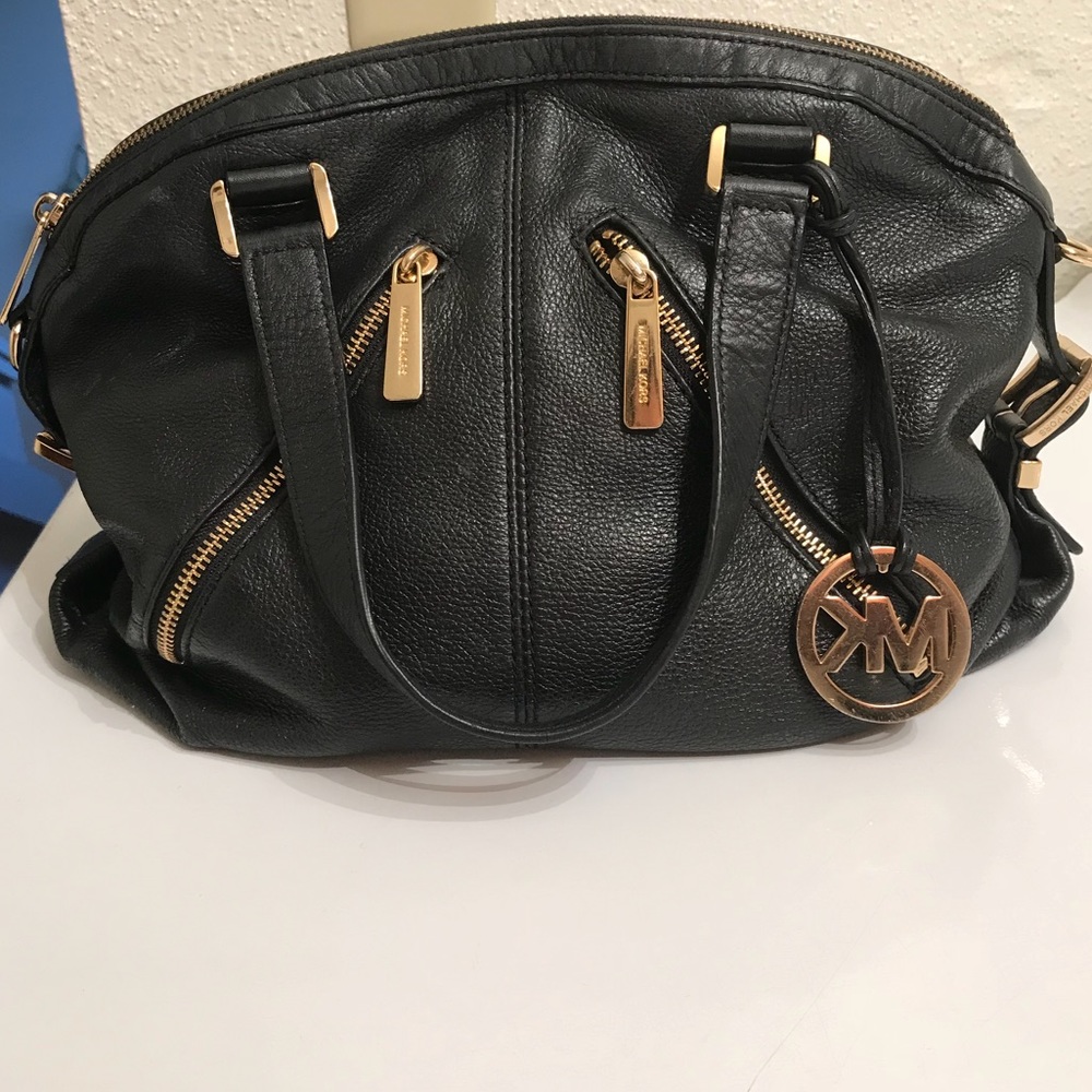 Black Michael Kors purse/tote